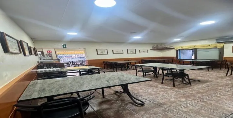 Restaurante con vivienda a 50 m de la playa de Castelldefels