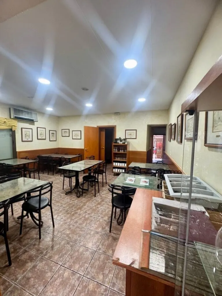 Restaurante con vivienda a 50 m de la playa de Castelldefels