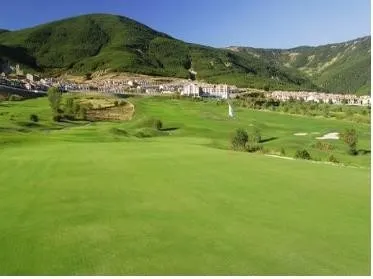 Campo de golf de 18 hoyos en Jaca (Huesca)