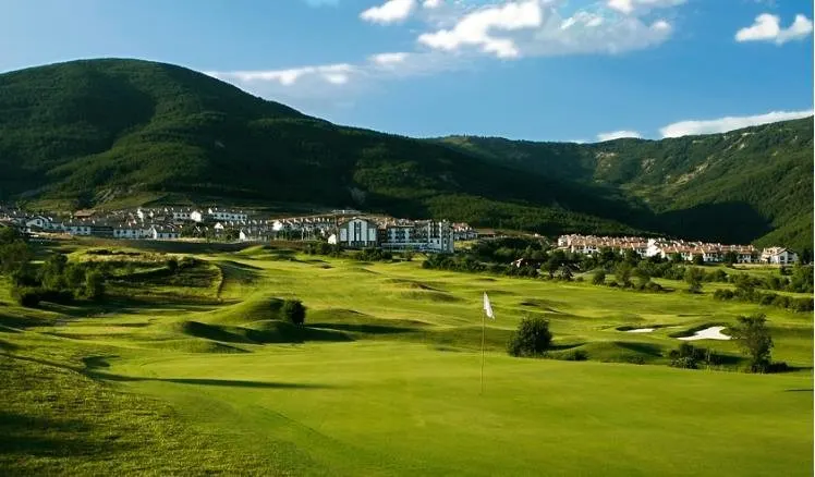 Campo de golf de 18 hoyos en Jaca (Huesca)