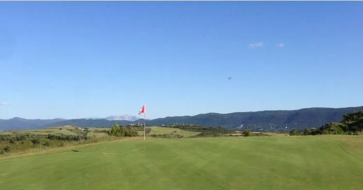 Campo de golf de 18 hoyos en Jaca (Huesca)