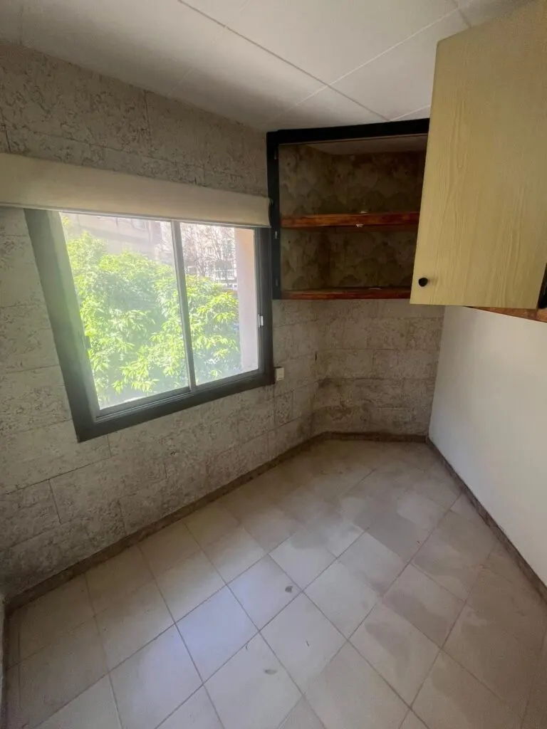 Edificio de 10 viviendas y local en L’Hospitalet