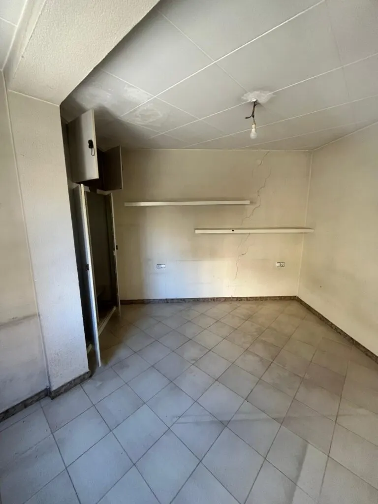 Edificio de 10 viviendas y local en L’Hospitalet