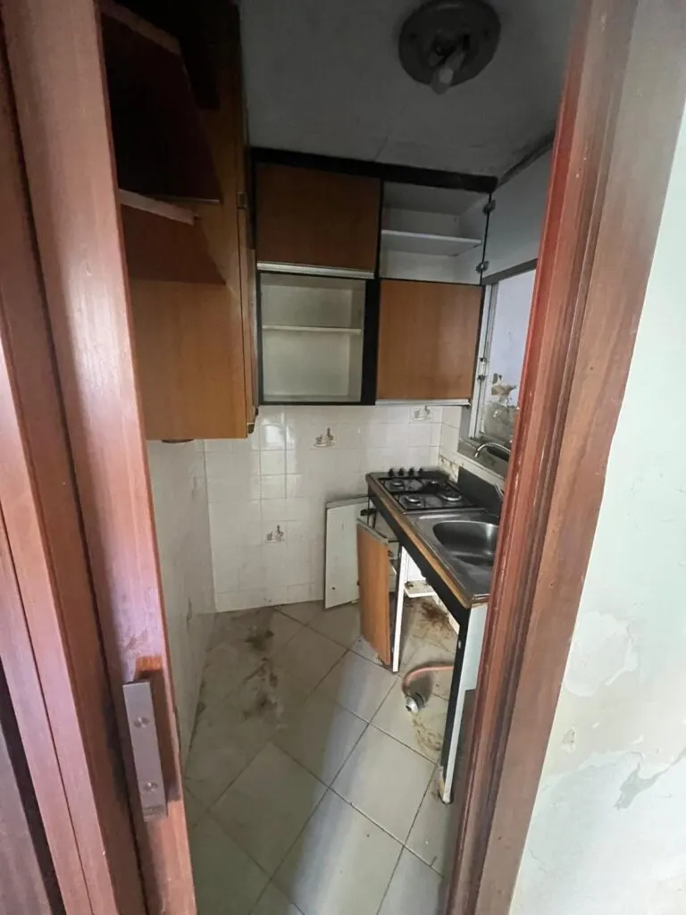 Edificio de 10 viviendas y local en L’Hospitalet
