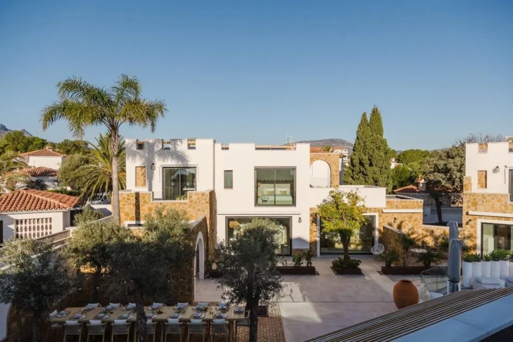 Resort de lujo 4* en primera línea de mar (Costa Dorada)