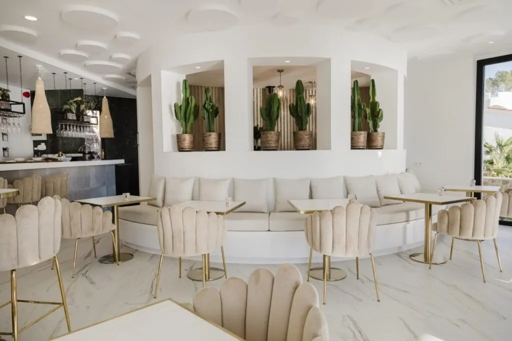 Resort de lujo 4* en primera línea de mar (Costa Dorada)