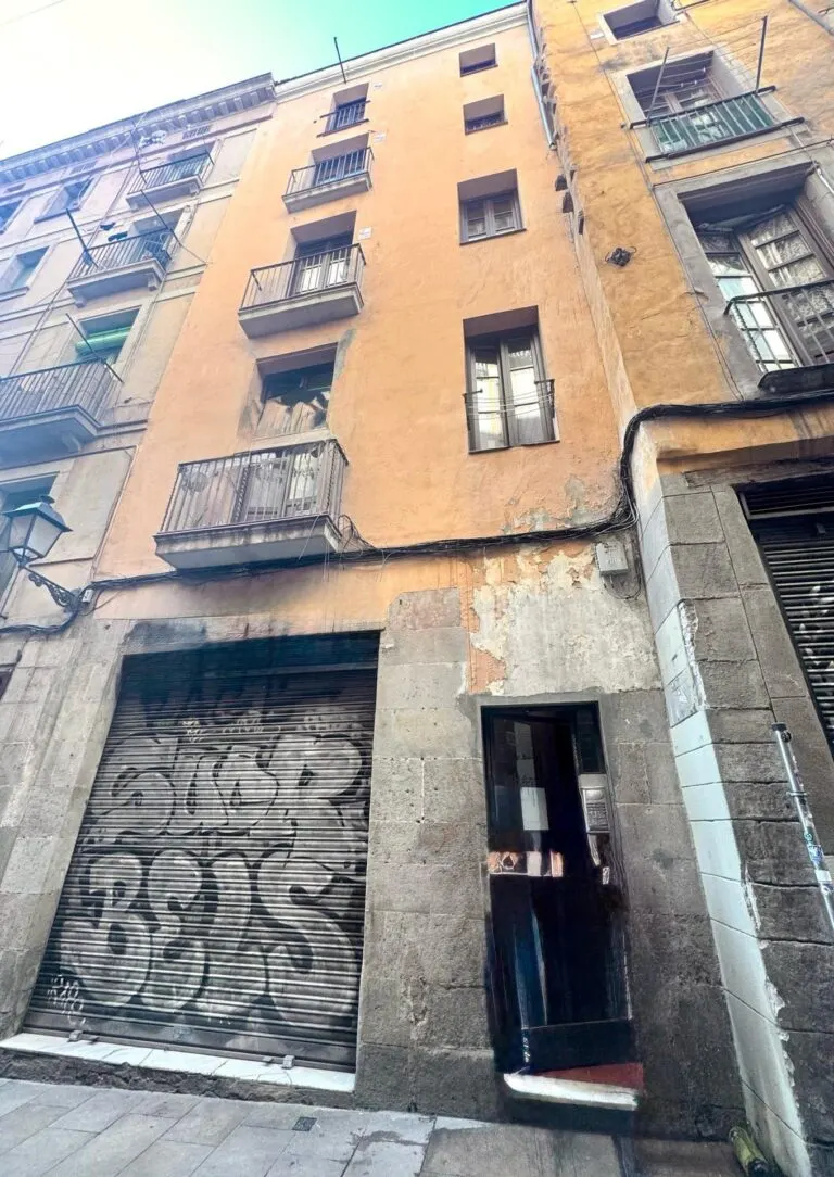 Lote de 4 edificios residenciales en Barcelona