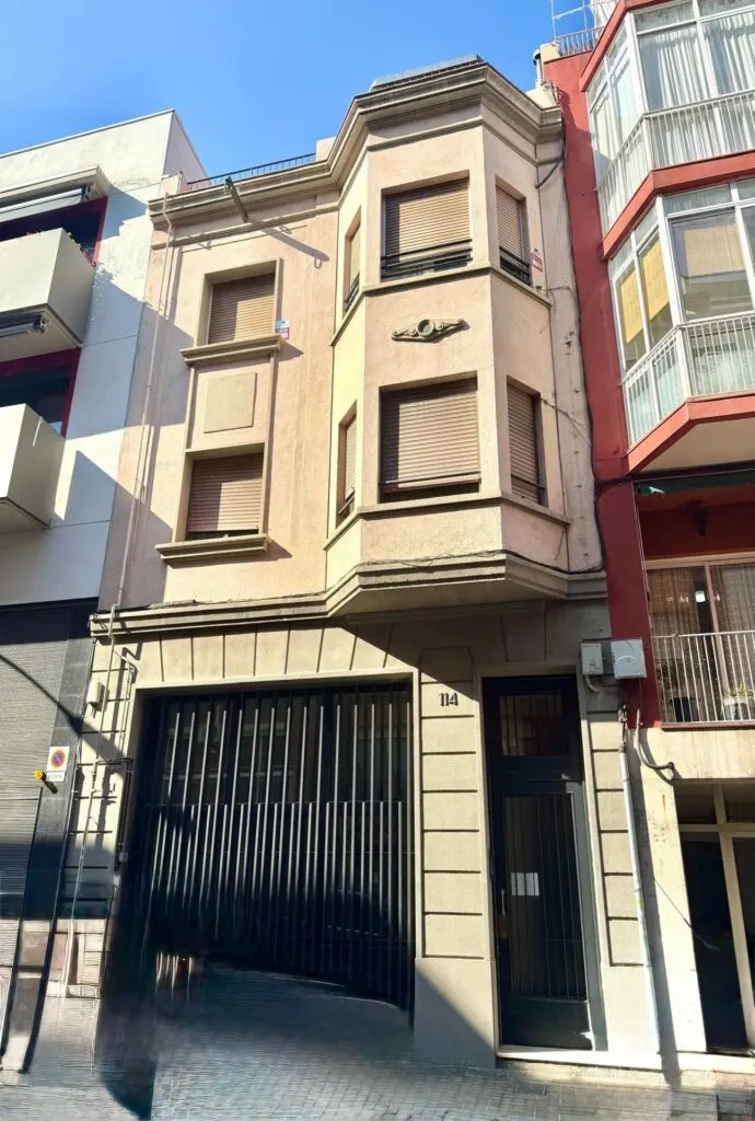Lote de 4 edificios residenciales en Barcelona