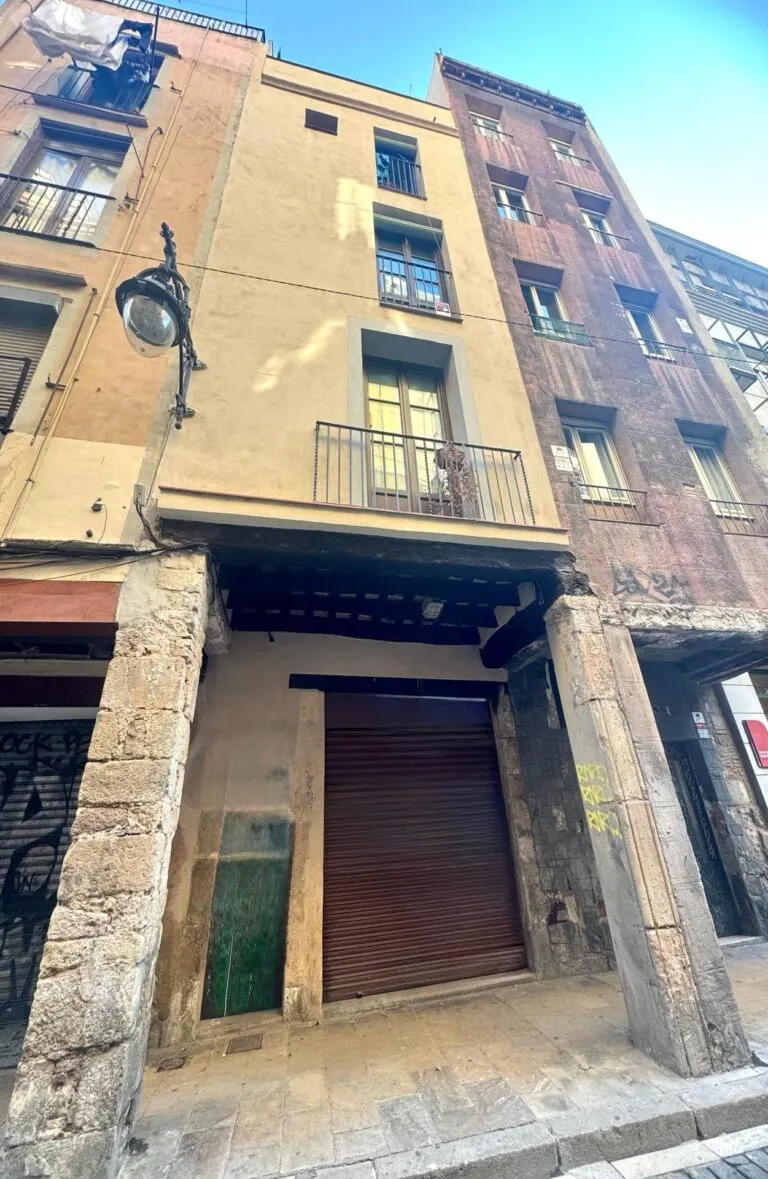Lote de 4 edificios residenciales en Barcelona