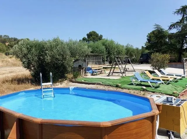 Masía de turismo rural con finca de 23 ha en el Penedès